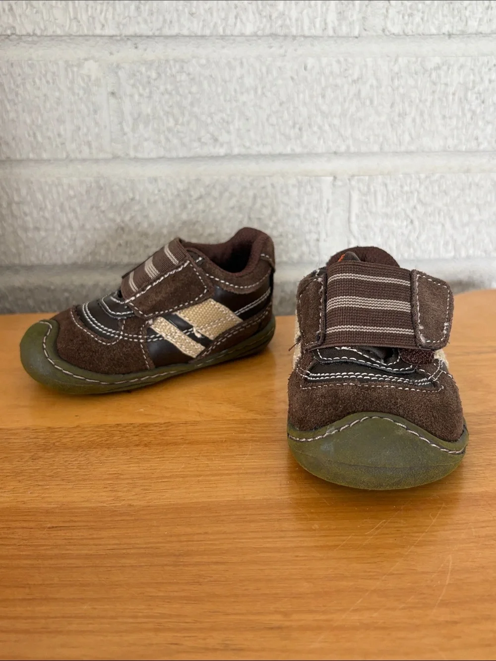 Circo Baby Boy Brown Suede Walker Shoes Rubber Sole Sz 3 Baby Hook Loop Sneaker